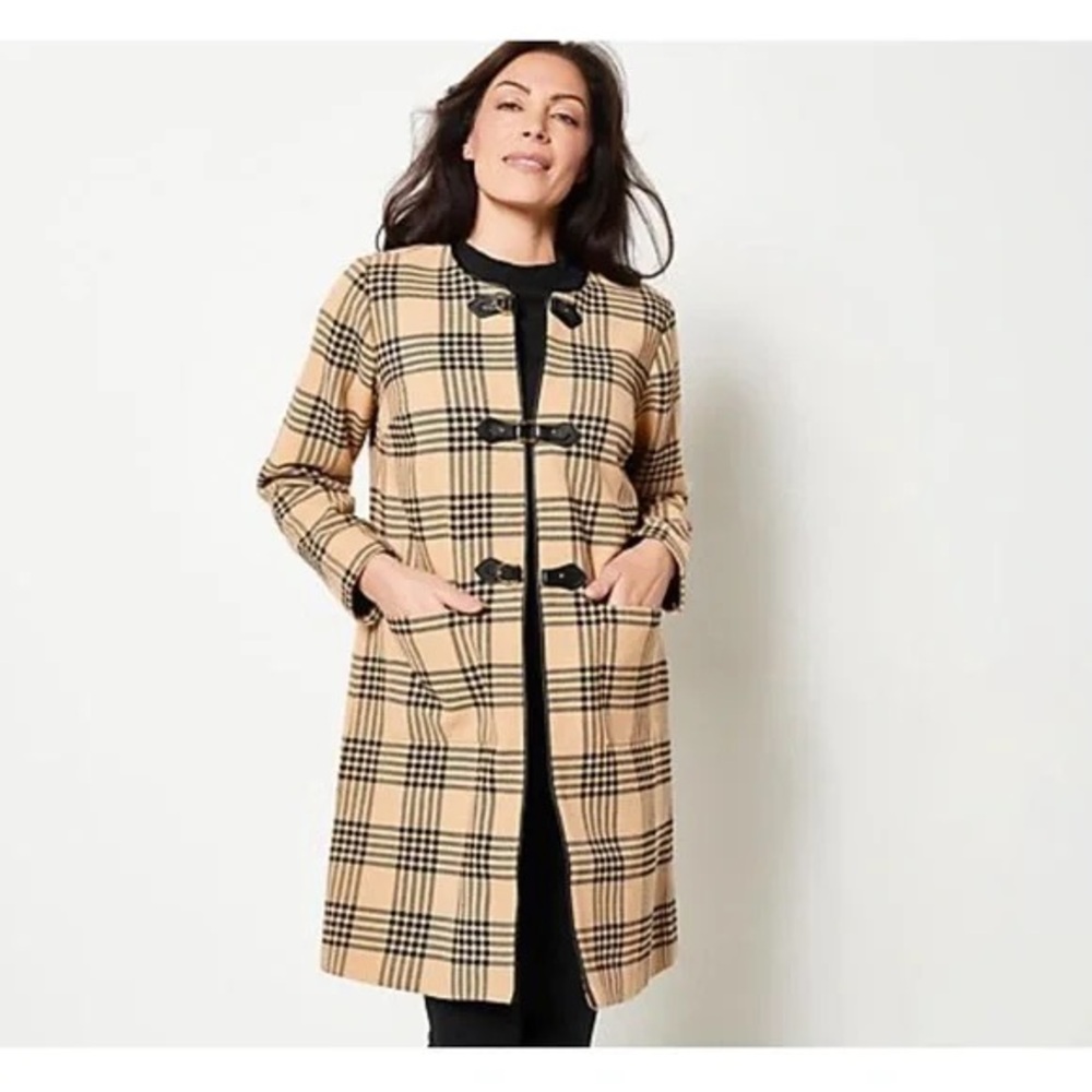 GIRL WITH CURVES Novelty Plaid Coat A462909